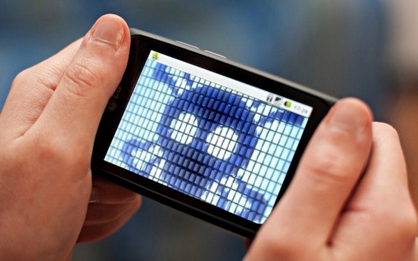 Использовать ОС Android в смартфоне опасно из-за слабой защищенности информации